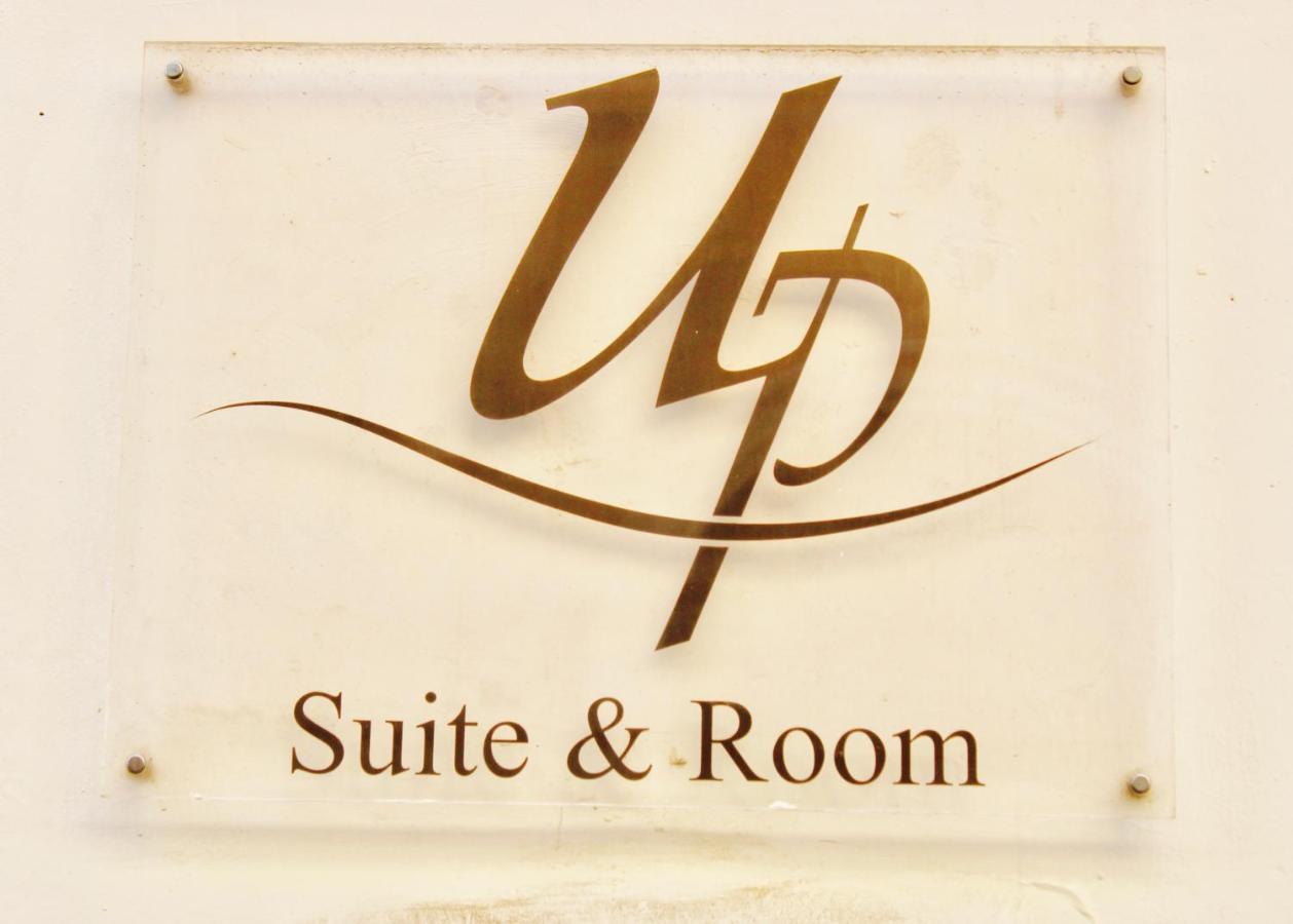 Up Room&Suite Lecce Exteriör bild